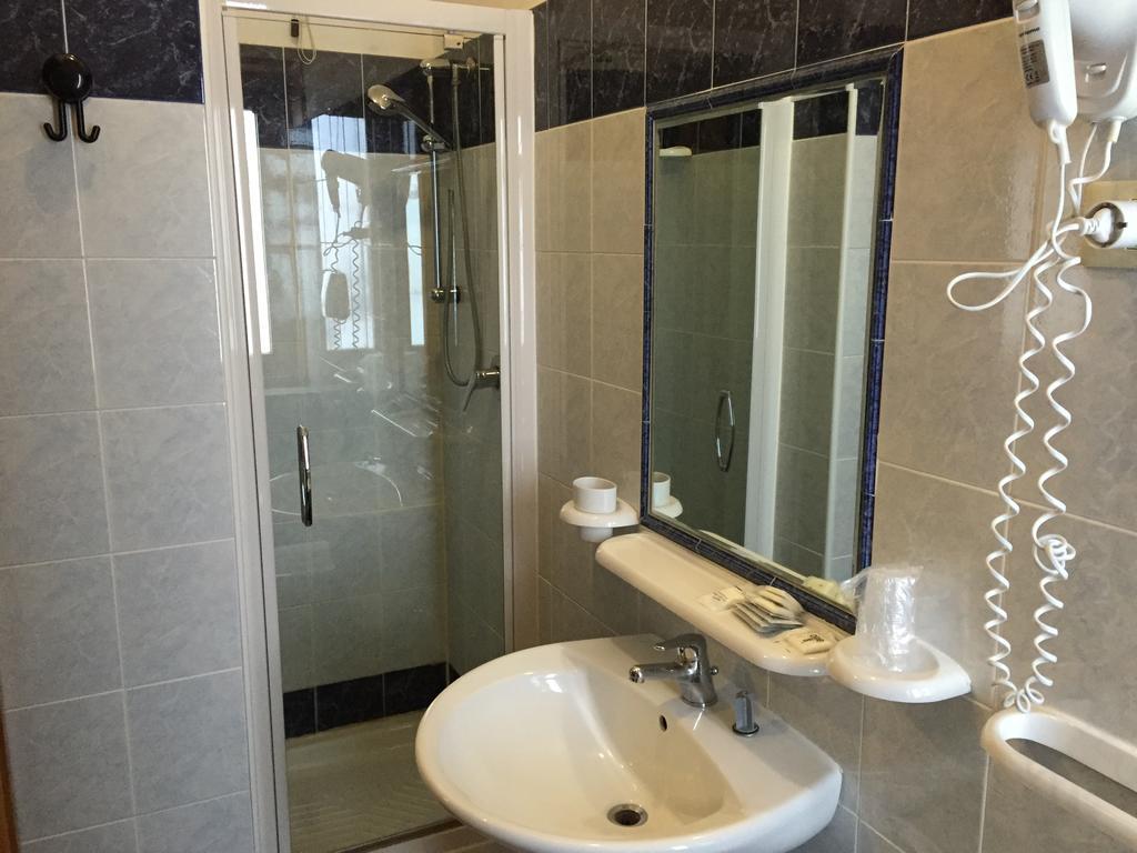 Hotel Vallefura بيسكوكوستانزو المظهر الخارجي الصورة