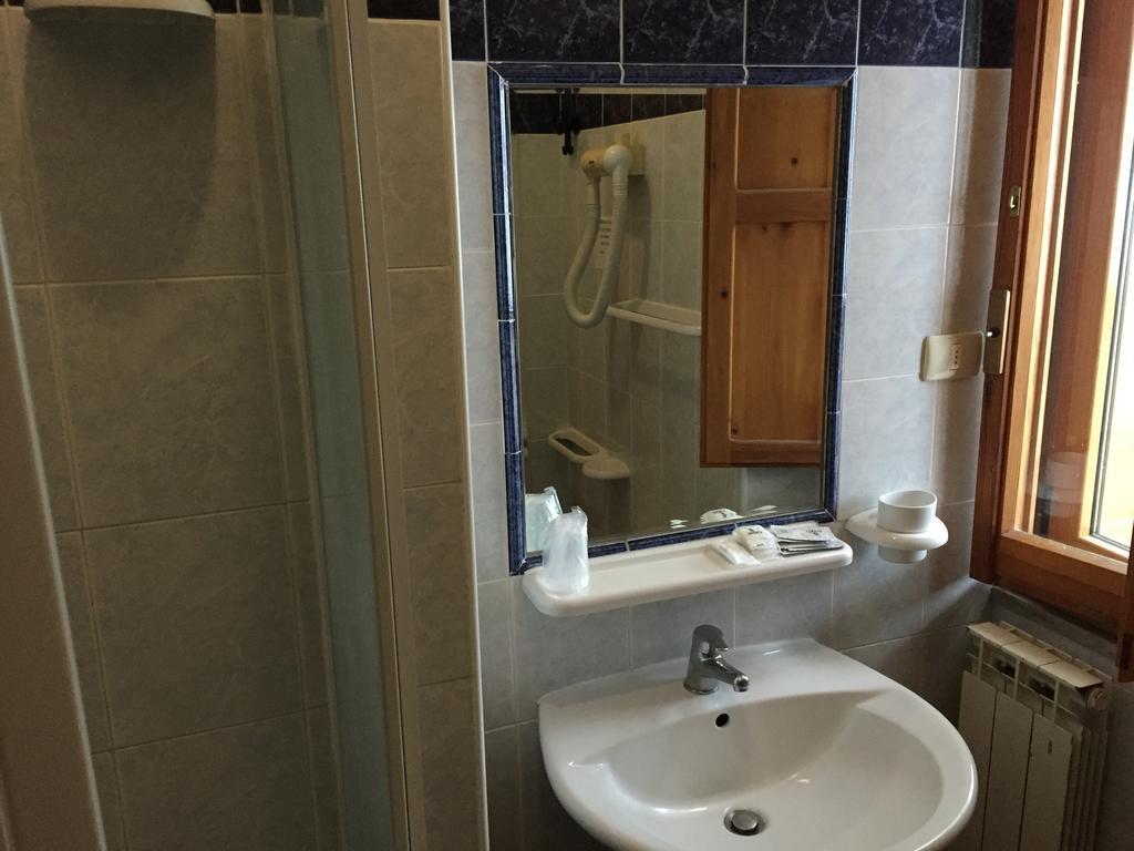 Hotel Vallefura بيسكوكوستانزو المظهر الخارجي الصورة