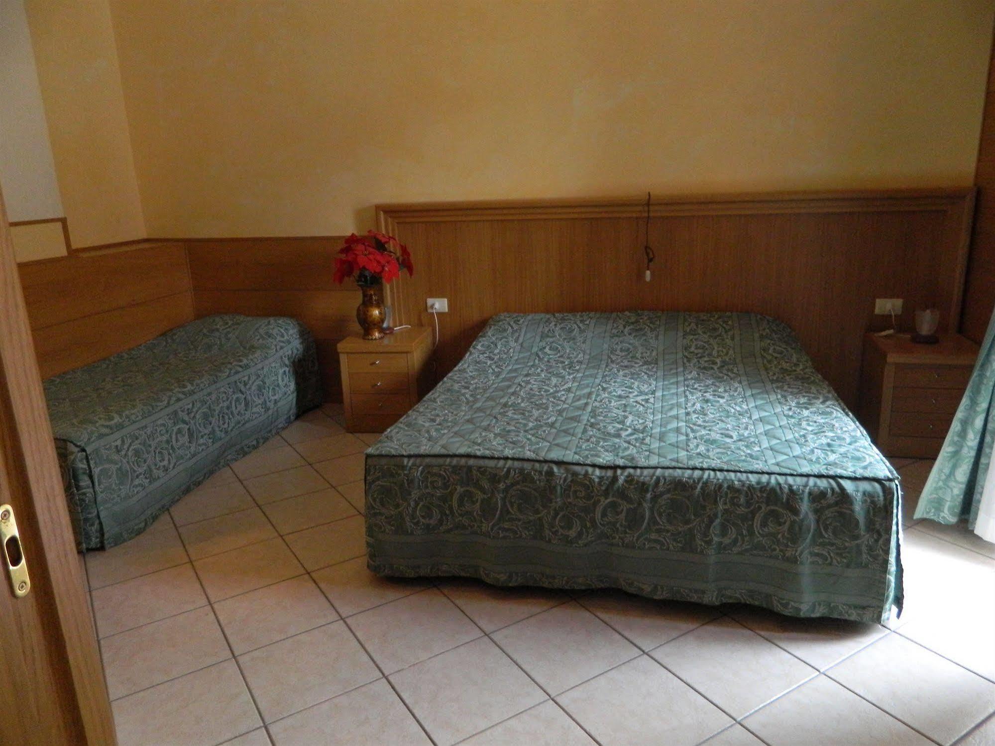 Hotel Vallefura بيسكوكوستانزو المظهر الخارجي الصورة
